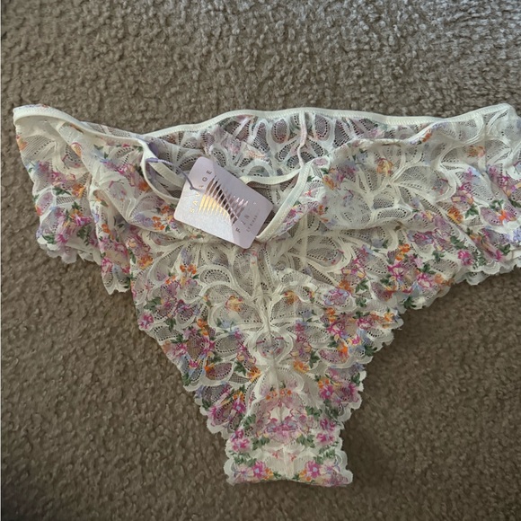 Savage x Fenty Savage Not Sorry Unlined Lace Balconette Bra and Cheeky Panty set - Picture 6 of 7